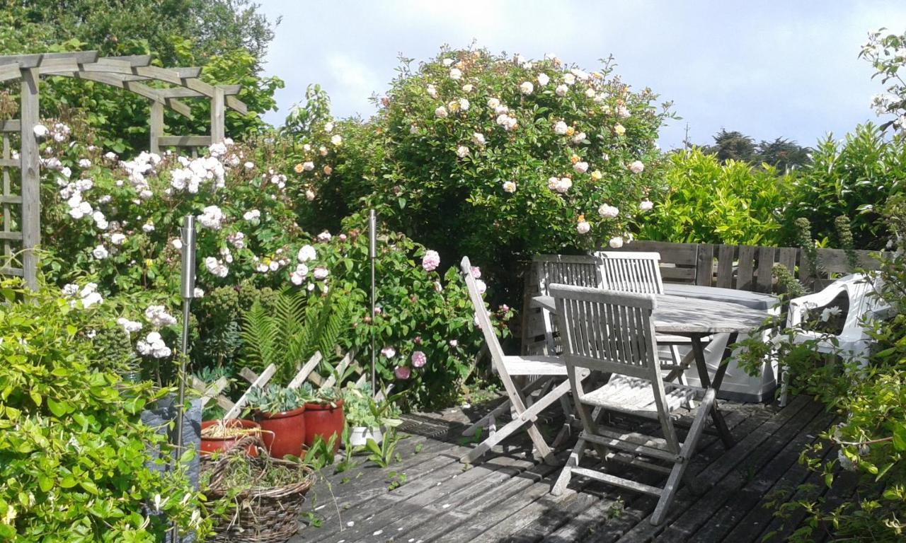 Giverny Cottage Saint-Coulomb Exterior photo